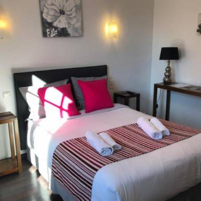 doubleroom in hotel in sisteron.jpg